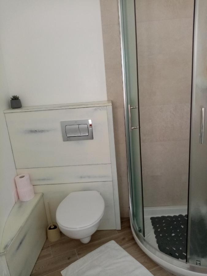 Rooms Serafin 모토분 외부 사진