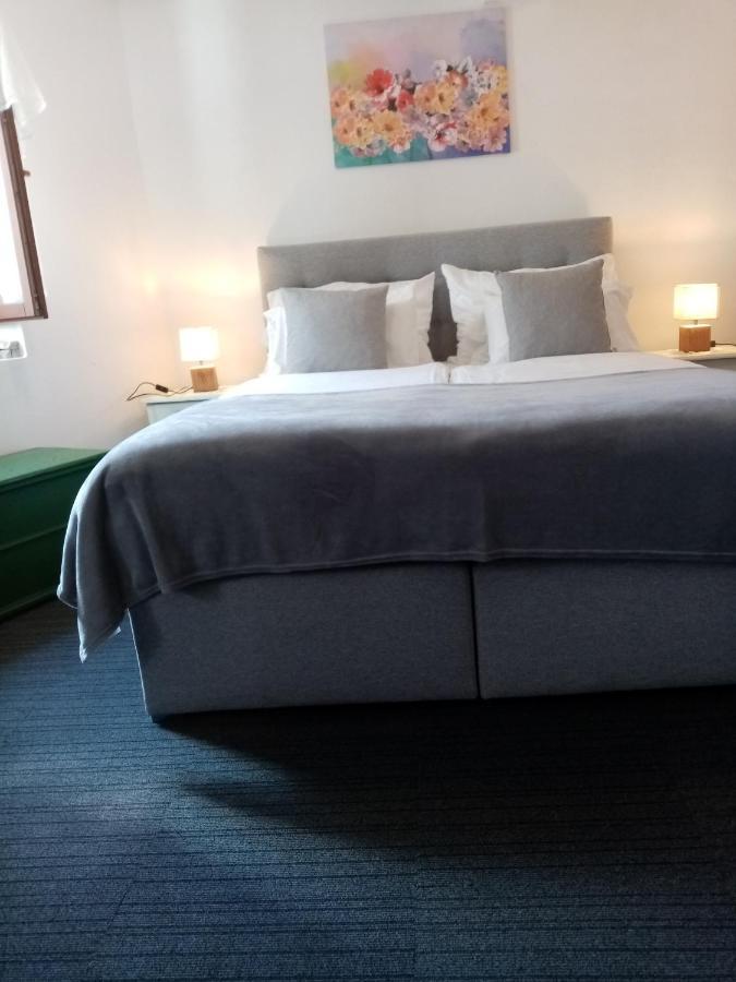 Rooms Serafin 모토분 외부 사진