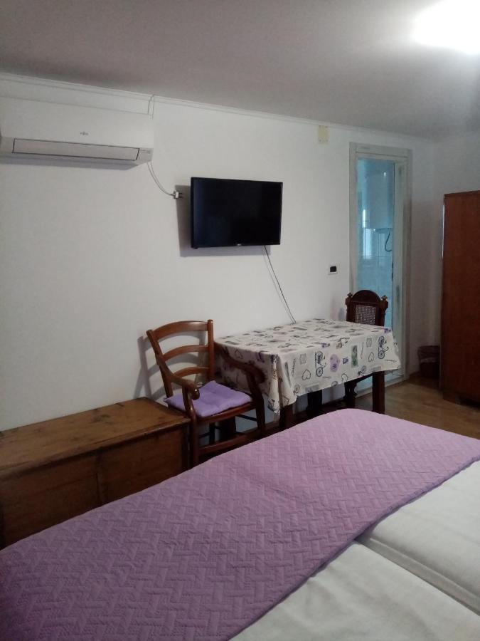 Rooms Serafin 모토분 외부 사진