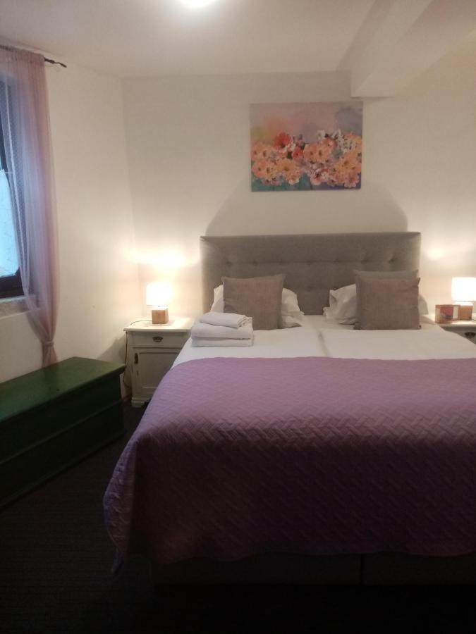 Rooms Serafin 모토분 외부 사진