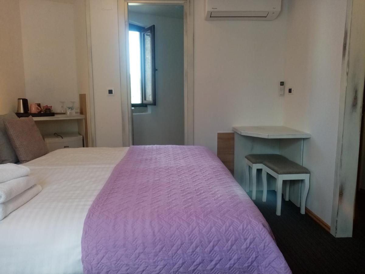 Rooms Serafin 모토분 외부 사진