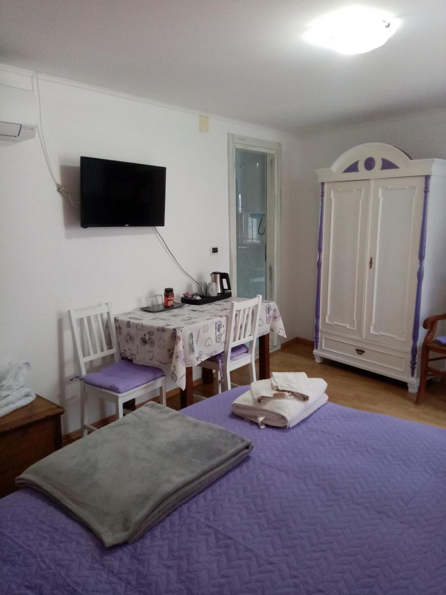 Rooms Serafin 모토분 외부 사진